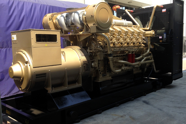 1800kw济柴发电机，1800kw济柴发电机组价格型号出售