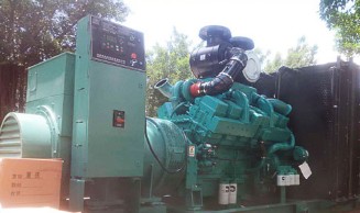 观察柴油发电机组机油压力表的指示值